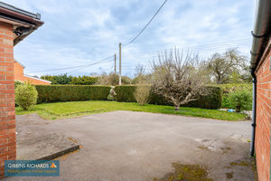 Rear/Parking- click for photo gallery